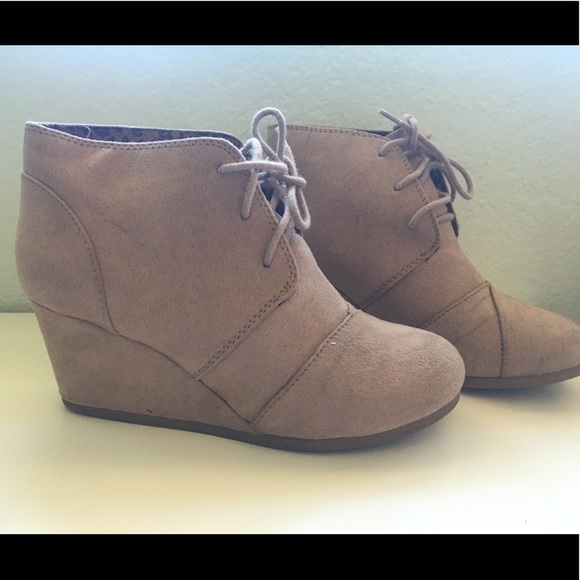 Brown suede fabric wedge heels - Picture 2 of 3